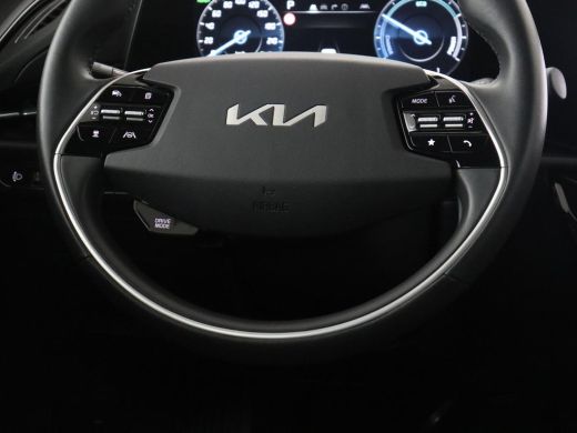 Kia Niro | Half leder | Adaptive cruise | Lane assist | Trekhaak | Camera | Park assist | Carplay | Climat... ActivLease financial lease