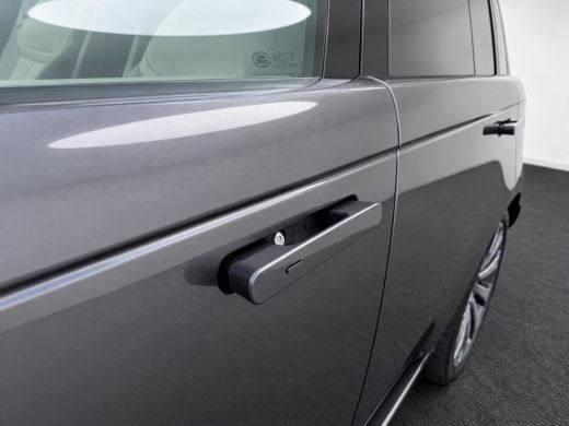 Land Rover Range Rover 3.0 P460e HSE PHEV | 23INCH lichtmetalen velgen | Electrische trekhaak | Panorama | Geheel rijkla... ActivLease financial lease