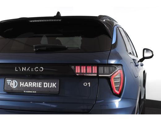 Lynk & Co 01 1.5 PHEV 261PK MY23 | Donkere hemel | 360 Camera | 7.4 kWh boordlader | S/K-panodak | Adapt. Crui... ActivLease financial lease