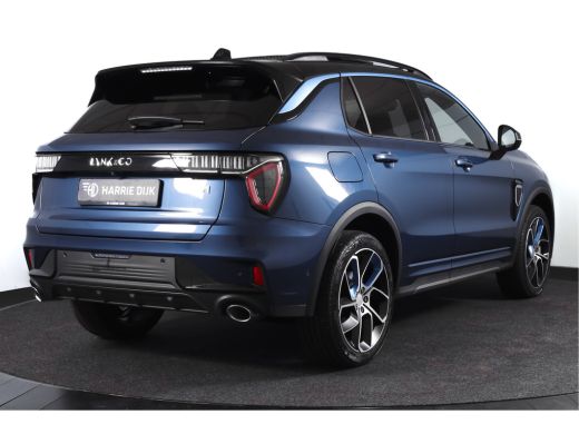 Lynk & Co 01 1.5 PHEV 261PK MY23 | Donkere hemel | 360 Camera | 7.4 kWh boordlader | S/K-panodak | Adapt. Crui... ActivLease financial lease