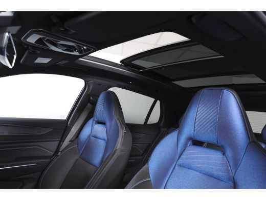 Lynk & Co 01 1.5 PHEV 261PK MY23 | Donkere hemel | 360 Camera | 7.4 kWh boordlader | S/K-panodak | Adapt. Crui... ActivLease financial lease
