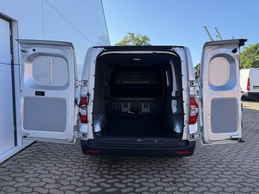 Maxus eDeliver3 50kWh 122PK Elektrisch! L1 227km WLTP Cruise control Snelladen Laadkabel Camera Carplay Climtate ... ActivLease financial lease