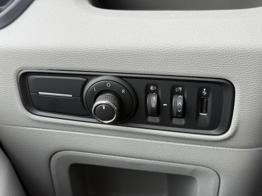 Maxus eDeliver9 65kWh Elektrisch! L4 172km WLTP 204PK 80kw Snelladen Carplay Adaptieve Cruise Control LED Parkeer... ActivLease financial lease