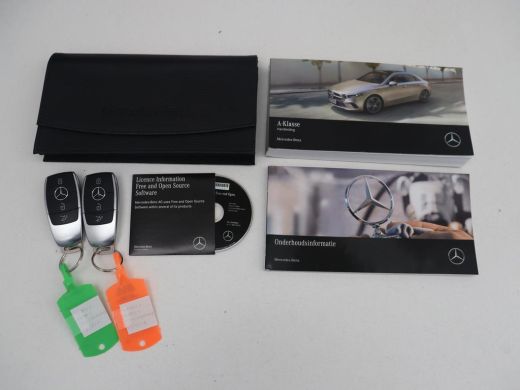 Mercedes-Benz A-Klasse 200 Business Solution AMG | Pano.Dak | Camera | Navigatie | Apple Carplay | LED ActivLease financial lease