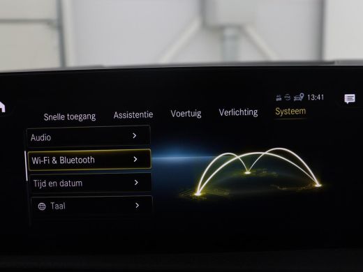 Mercedes-Benz A-Klasse 200 Business Solution AMG | Pano.Dak | Camera | Navigatie | Apple Carplay | LED ActivLease financial lease