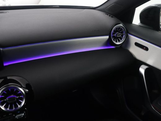 Mercedes-Benz A-Klasse 200 Business Solution AMG | Pano.Dak | Camera | Navigatie | Apple Carplay | LED ActivLease financial lease
