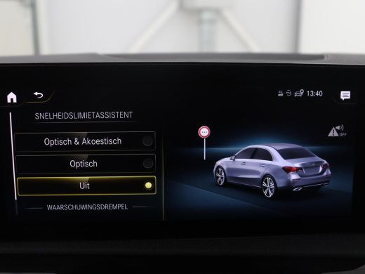 Mercedes-Benz A-Klasse 200 Business Solution AMG | Pano.Dak | Camera | Navigatie | Apple Carplay | LED ActivLease financial lease