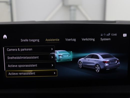 Mercedes-Benz A-Klasse 200 Business Solution AMG | Pano.Dak | Camera | Navigatie | Apple Carplay | LED ActivLease financial lease