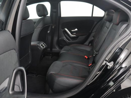 Mercedes-Benz A-Klasse 200 Business Solution AMG | Pano.Dak | Camera | Navigatie | Apple Carplay | LED ActivLease financial lease