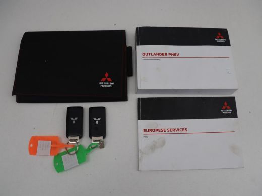 Mitsubishi Outlander 2.4 PHEV Pure | SOH 71% | Camera | Stoelverwarming | Trekhaak | ActivLease financial lease