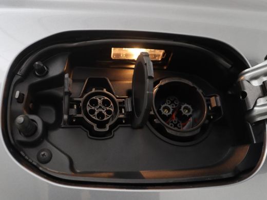 Mitsubishi Outlander 2.4 PHEV Pure | SOH 71% | Camera | Stoelverwarming | Trekhaak | ActivLease financial lease
