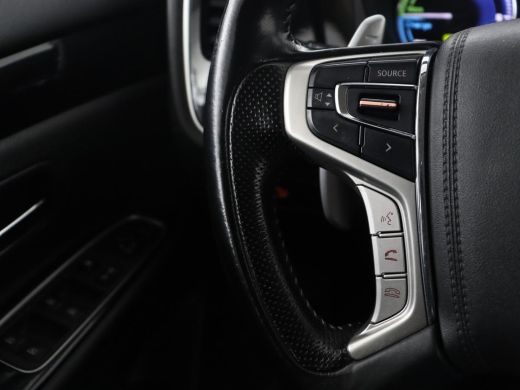 Mitsubishi Outlander 2.4 PHEV Pure | SOH 71% | Camera | Stoelverwarming | Trekhaak | ActivLease financial lease