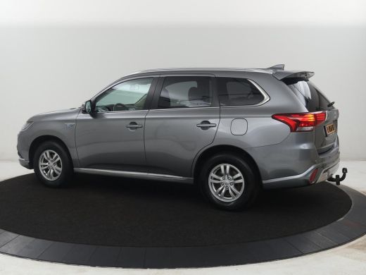 Mitsubishi Outlander 2.4 PHEV Pure | SOH 71% | Camera | Stoelverwarming | Trekhaak | ActivLease financial lease
