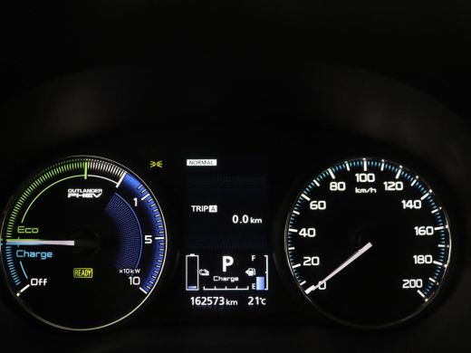 Mitsubishi Outlander 2.4 PHEV Pure | SOH 71% | Camera | Stoelverwarming | Trekhaak | ActivLease financial lease