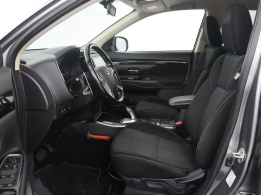 Mitsubishi Outlander 2.4 PHEV Pure | SOH 71% | Camera | Stoelverwarming | Trekhaak | ActivLease financial lease