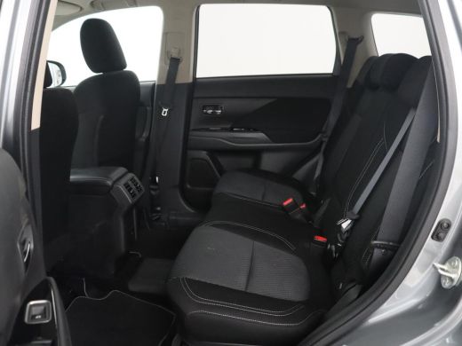 Mitsubishi Outlander 2.4 PHEV Pure | SOH 71% | Camera | Stoelverwarming | Trekhaak | ActivLease financial lease
