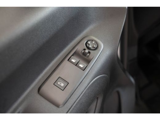Opel Combo-e 136 L2 50kWh | Warmtepomp | Climate Controle | Camera | Parkeersensoren | Laadruimte pakket | App... ActivLease financial lease