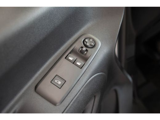 Opel Combo-e 136 L2 50kWh | Warmtepomp | Climate Controle | Camera | Parkeersensoren | Laadruimte pakket | App... ActivLease financial lease