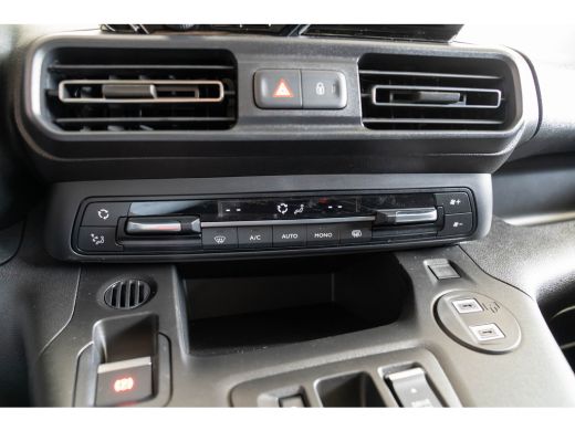 Opel Combo-e 136 L2 50kWh | Warmtepomp | Climate Controle | Camera | Parkeersensoren | Laadruimte pakket | App... ActivLease financial lease