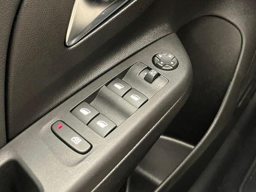 Opel Corsa-e Long Range Yes 51 kWh Stoel+Stuurverwarming | Warmtepomp | Carplay/Android Auto | Cruise | Climat... ActivLease financial lease