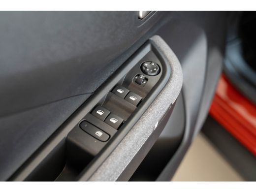 Opel Frontera Electric GS 44 kWh | Tot 8 Jaar Garantie | Stoel en Stuurverwarming | Camera | Navigatie | Parkee... ActivLease financial lease