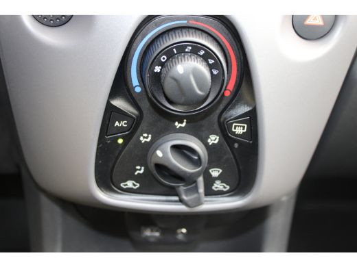 Peugeot 108 1.0 e-VTi Active | Airconditioning | LED | Bluetooth | Mistlampen | 2021 | 22.500km | Extra getin... ActivLease financial lease