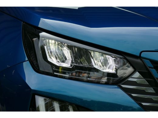 Peugeot 2008 1.2 HYBRID 145PK ALLURE AUTOMAAT / CAMERA V+A / KEYLESS / FULL-LED / 8 JAAR GARANTIE / 17"LMV / B... ActivLease financial lease