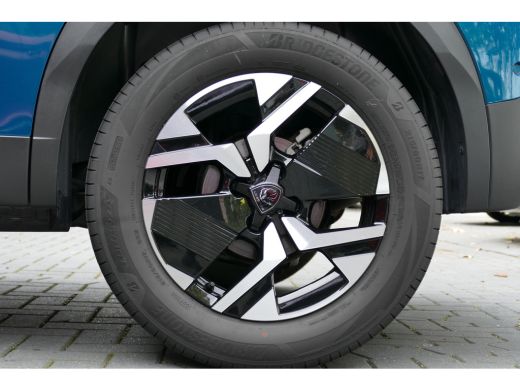 Peugeot 2008 1.2 HYBRID 145PK ALLURE AUTOMAAT / CAMERA V+A / KEYLESS / FULL-LED / 8 JAAR GARANTIE / 17"LMV / B... ActivLease financial lease