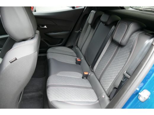 Peugeot 2008 1.2 HYBRID 145PK ALLURE AUTOMAAT / CAMERA V+A / KEYLESS / FULL-LED / 8 JAAR GARANTIE / 17"LMV / B... ActivLease financial lease