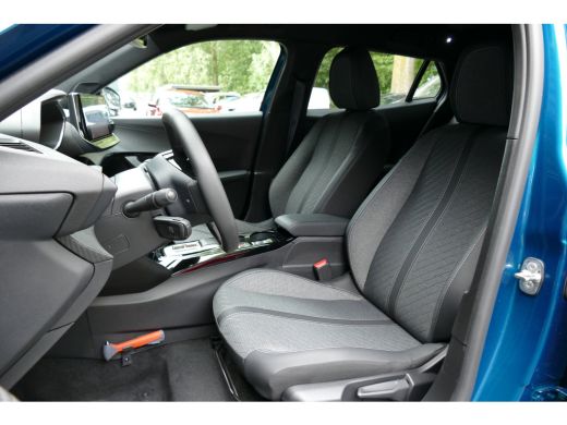 Peugeot 2008 1.2 HYBRID 145PK ALLURE AUTOMAAT / CAMERA V+A / KEYLESS / FULL-LED / 8 JAAR GARANTIE / 17"LMV / B... ActivLease financial lease