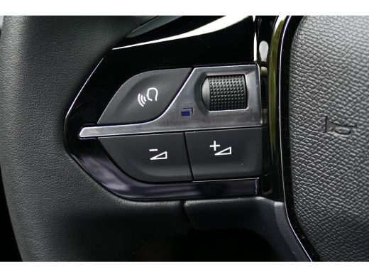 Peugeot 2008 1.2 HYBRID 145PK ALLURE AUTOMAAT / CAMERA V+A / KEYLESS / FULL-LED / 8 JAAR GARANTIE / 17"LMV / B... ActivLease financial lease