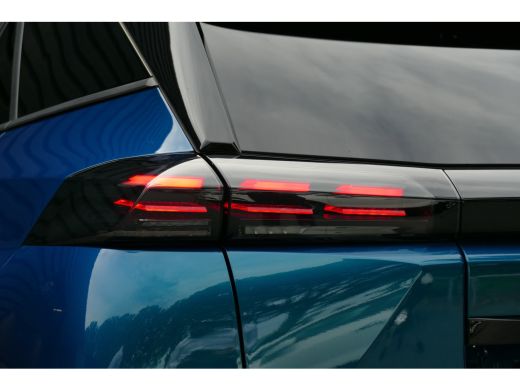 Peugeot 2008 1.2 HYBRID 145PK ALLURE AUTOMAAT / CAMERA V+A / KEYLESS / FULL-LED / 8 JAAR GARANTIE / 17"LMV / B... ActivLease financial lease