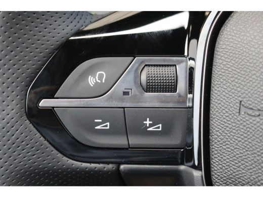 Peugeot 2008 1.2 Hybrid 145 GT | Drive Assist | Dodehoeksens. | Camera V+A | Carplay | Navi | LED | Keyless | ... ActivLease financial lease