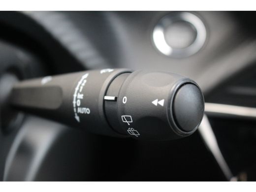 Peugeot 2008 1.2 Hybrid 145 GT | Drive Assist | Dodehoeksens. | Camera V+A | Carplay | Navi | LED | Keyless | ... ActivLease financial lease