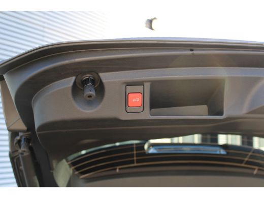 Peugeot 308 SW GT 1.2 Hybrid 145 Schuif/Kantel-dak | Focal Hi-Fi Systeem | Drive Assist Pack ActivLease financial lease