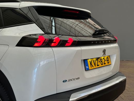 Peugeot e-2008 EV Allure Pack 50 kWh Camera | Digitaal Dashboard | 17" Lichtmetaal | Carplay | Climate Control |... ActivLease financial lease