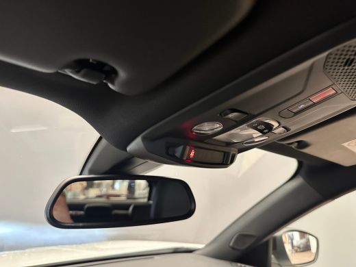 Peugeot e-2008 EV Allure Pack 50 kWh Camera | Digitaal Dashboard | 17" Lichtmetaal | Carplay | Climate Control |... ActivLease financial lease