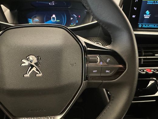 Peugeot e-2008 EV Allure Pack 50 kWh Camera | Digitaal Dashboard | 17" Lichtmetaal | Carplay | Climate Control |... ActivLease financial lease