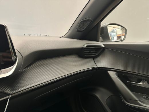 Peugeot e-2008 EV Allure Pack 50 kWh Camera | Digitaal Dashboard | 17" Lichtmetaal | Carplay | Climate Control |... ActivLease financial lease