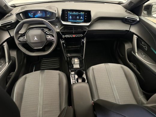 Peugeot e-2008 EV Allure Pack 50 kWh Camera | Digitaal Dashboard | 17" Lichtmetaal | Carplay | Climate Control |... ActivLease financial lease