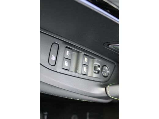 Peugeot e-2008 GT - Electric | Advanced Active Safety Brake met camera en radar | Climate Control | Elektrisch v... ActivLease financial lease