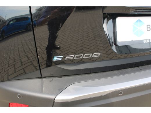 Peugeot e-2008 GT - Electric | Advanced Active Safety Brake met camera en radar | Climate Control | Elektrisch v... ActivLease financial lease