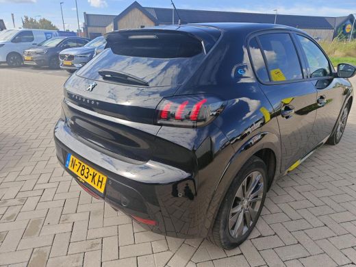 Peugeot e-208 EV Allure Pack 50 kWh | Fase 3 laden | Navi by app | Stoelverwarming | Camera | Apple carplay | N... ActivLease financial lease