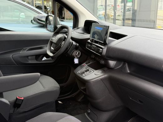 Peugeot e-Partner 136 L2 50 kWh Stoelverwarming | Airco | Cruise | Apple Carplay/Android Auto | Elektrisch verstelb... ActivLease financial lease