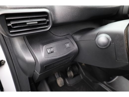 Peugeot Partner 1.5 BlueHDi 100 S&S L1 Trekhaak | Houten Laadvloer | Camera | Navigatie | Carplay | Cruise | Airc... ActivLease financial lease