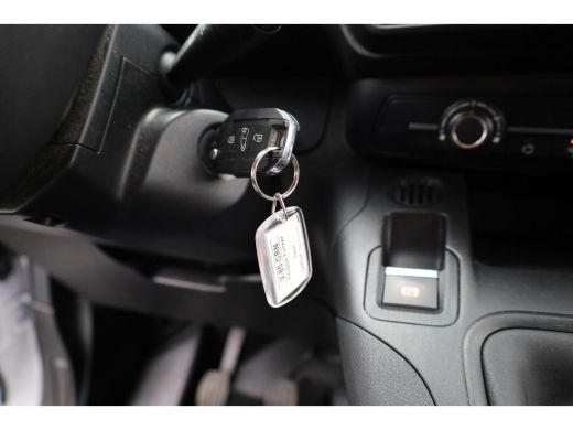 Peugeot Partner 1.5 BlueHDi 100 S&S L1 Trekhaak | Houten Laadvloer | Camera | Navigatie | Carplay | Cruise | Airc... ActivLease financial lease