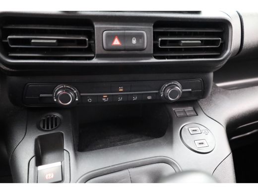 Peugeot Partner 1.5 BlueHDi 100 S&S L1 Trekhaak | Houten Laadvloer | Camera | Navigatie | Carplay | Cruise | Airc... ActivLease financial lease
