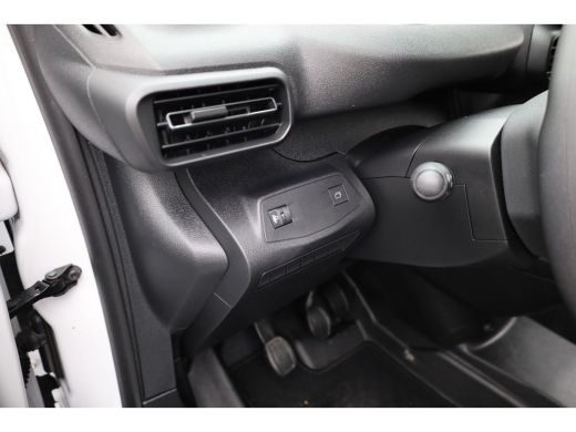 Peugeot Partner 1.5 BlueHDi 100 S&S L1 Trekhaak | Houten Laadvloer | Camera | Navigatie | Carplay | Cruise | Airc... ActivLease financial lease
