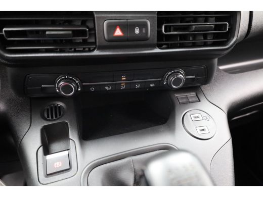 Peugeot Partner 1.5 BlueHDi 100 S&S L1 Trekhaak | Houten Laadvloer | Camera | Navigatie | Carplay | Cruise | Airc... ActivLease financial lease