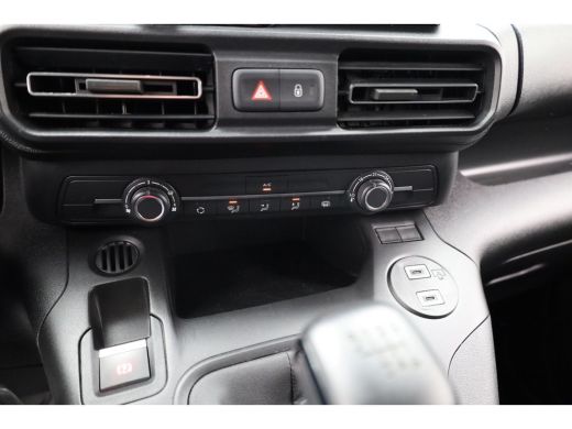 Peugeot Partner 1.5 BlueHDi 100 S&S L1 Trekhaak | Kunststof Laadvloer | Camera | Navigatie | Carplay | Cruise | A... ActivLease financial lease